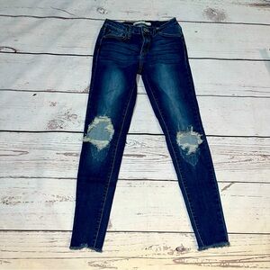 KanCan distressed skinny jeans size 24
